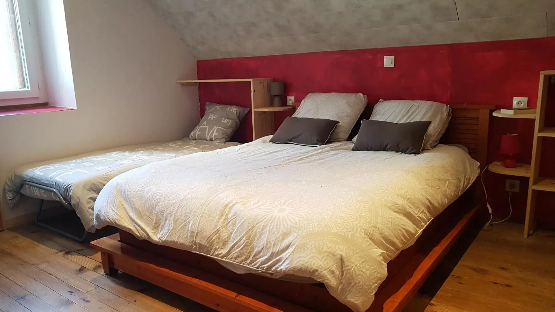 Maison Au Sommet Des Montagnes Boussenac بيت للعطل